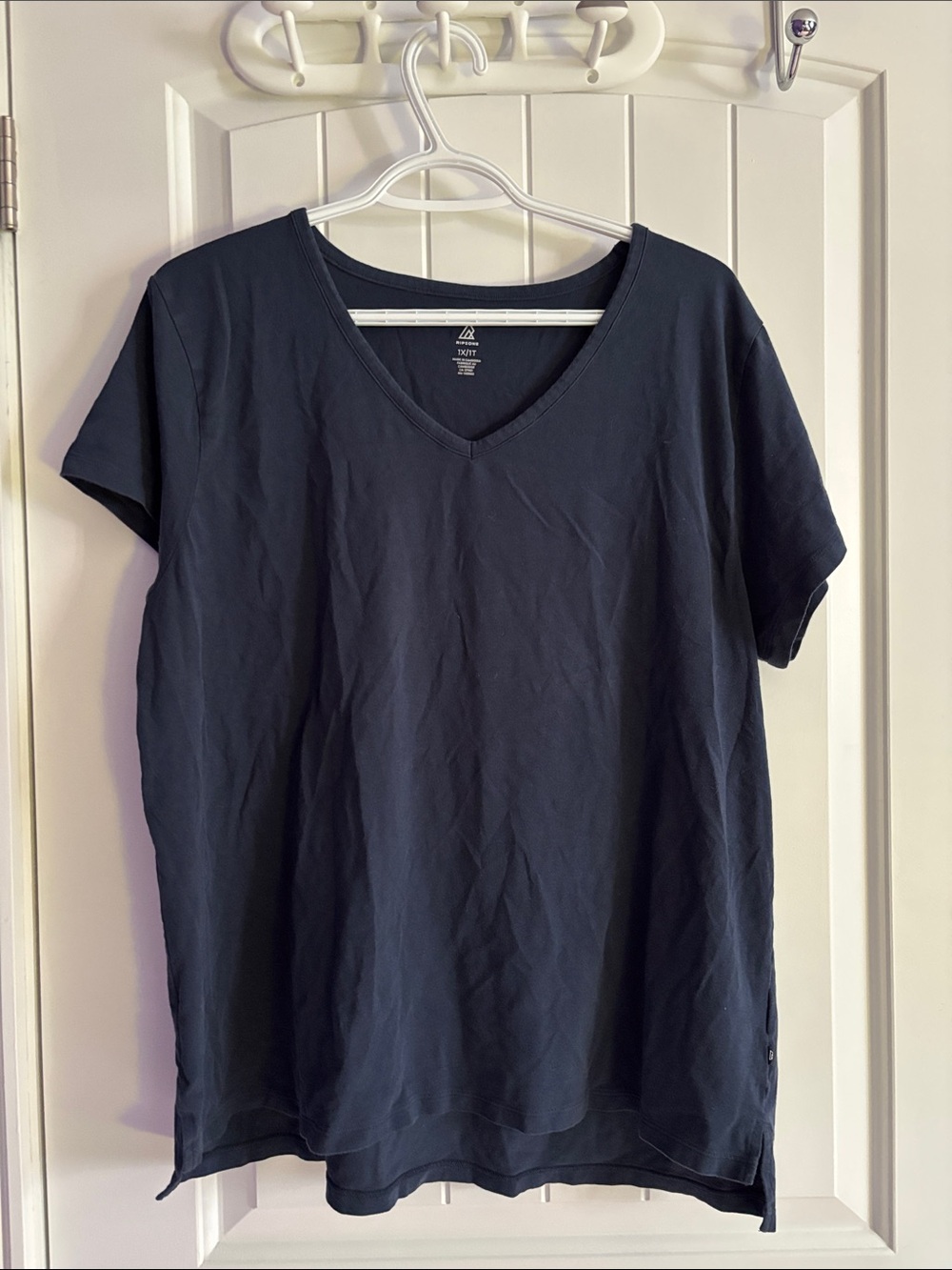 Women's V-Neck Short Sleeve Tee - Navy Blue